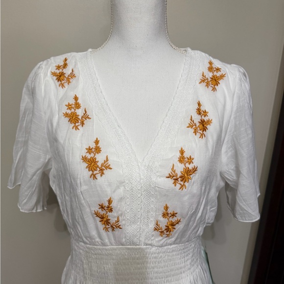 J Gee Elegant White Midi Dress with Orange Floral Accents nwt - Picture 3 of 12